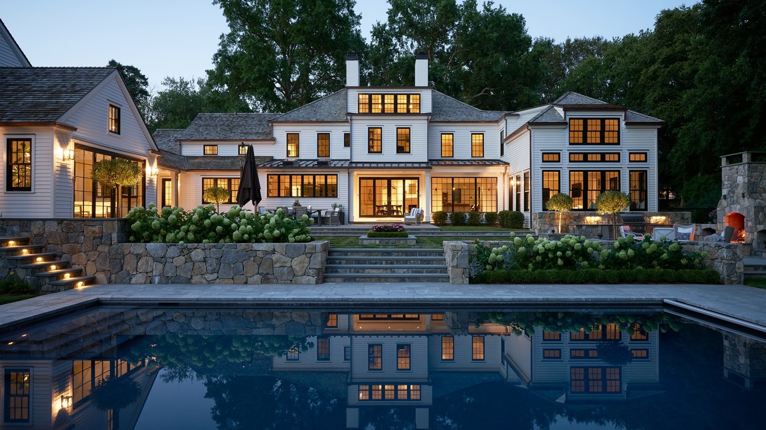 Illustration of Luxury Home Builders With Top Rated Roofs